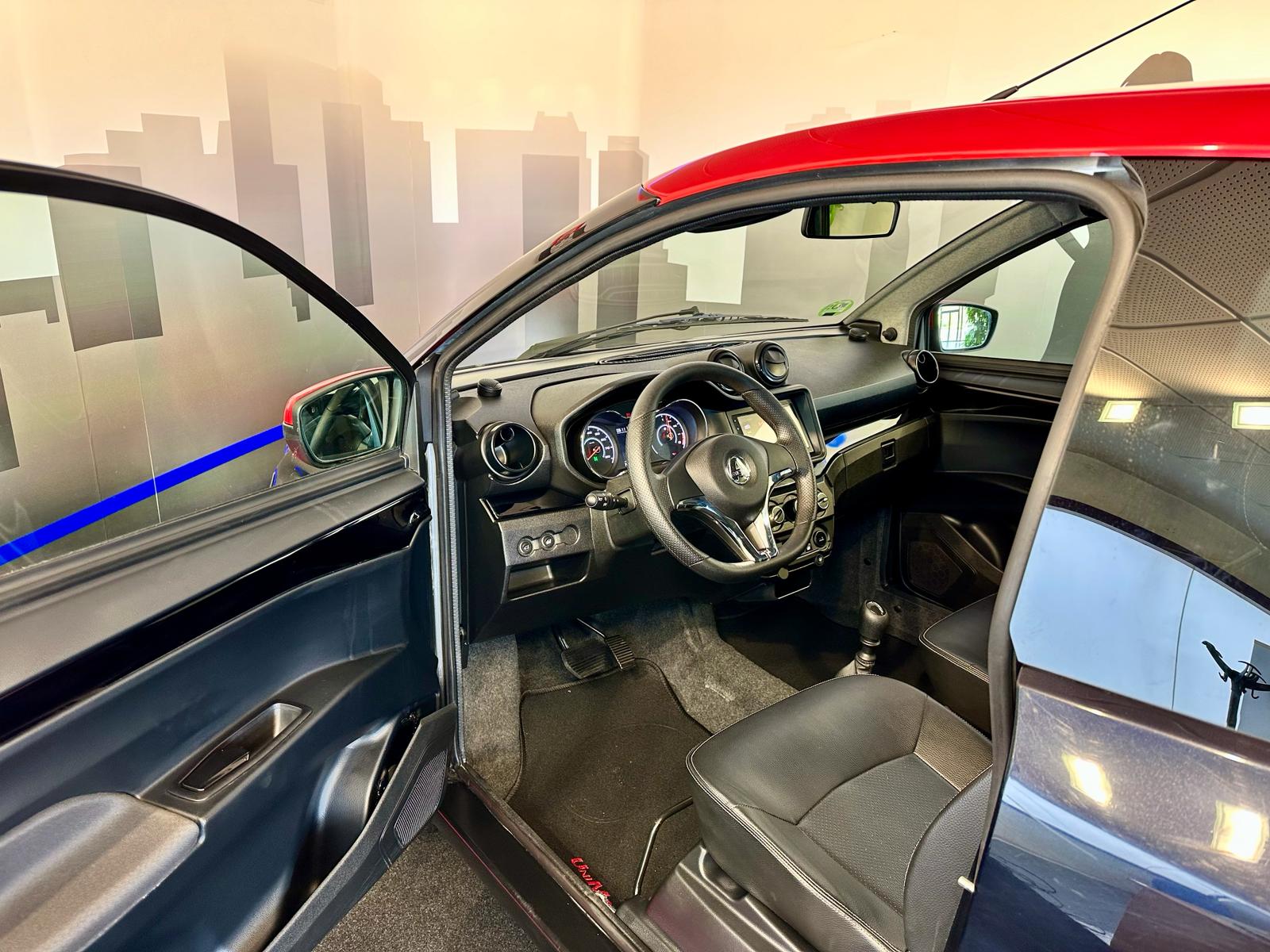 coche sin carnet aixam city sport seminuevo interior