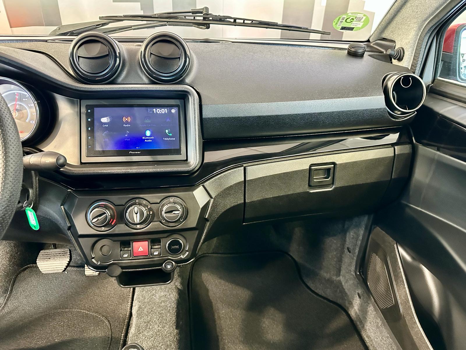 coche sin carnet aixam city sport seminuevo pantalla con bluetooth